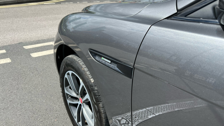 Jaguar F-Pace 2.0d R-Sport 5dr Auto AWD Diesel Estate